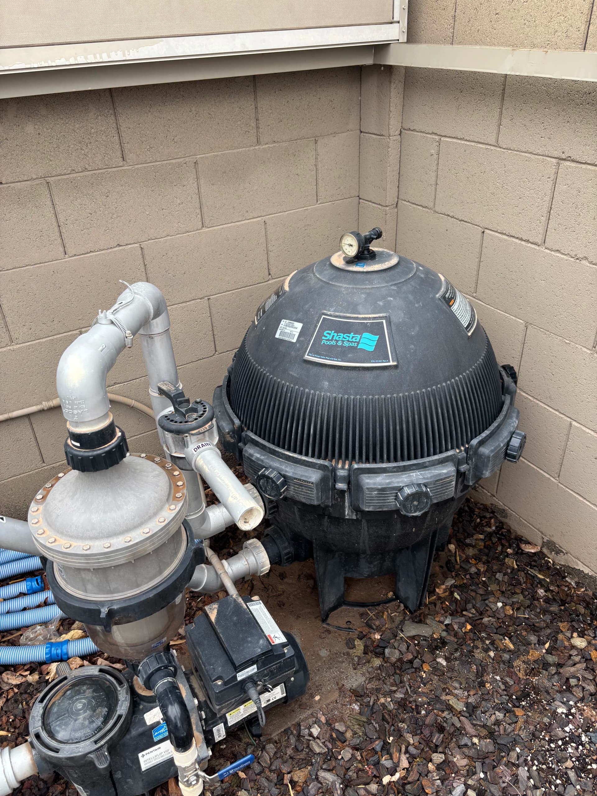 Old Pool Filter Swapped Out for a Brand New Pentair 420