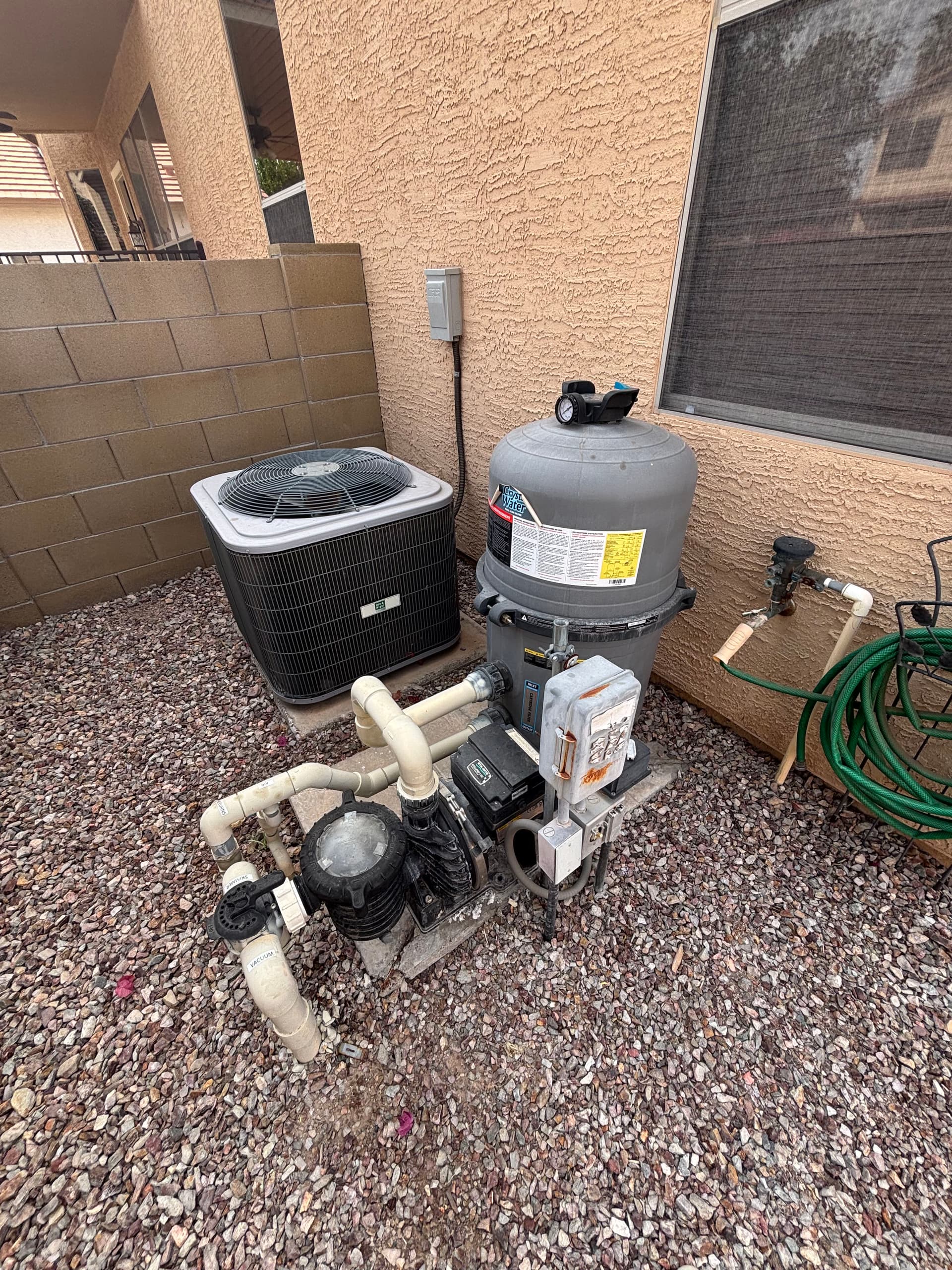 Gallery photos for Boost Your Pool Efficiency with a New Pump and Filter: Image #1